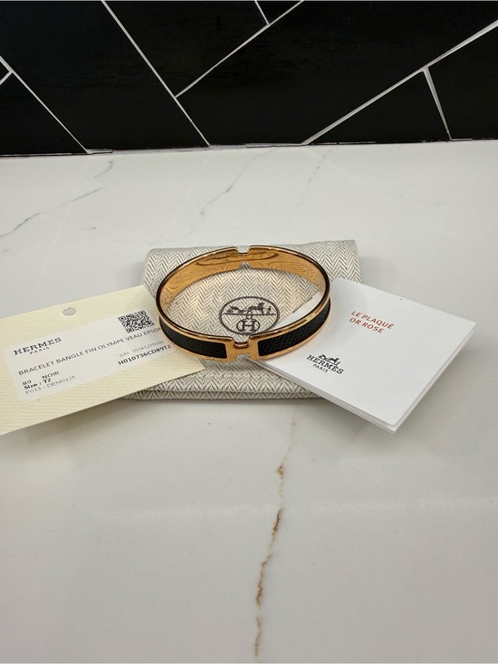 Hermes Jewelry - Hermes bangle Olympe Veau rose gold and noir Epsom. Size T2.